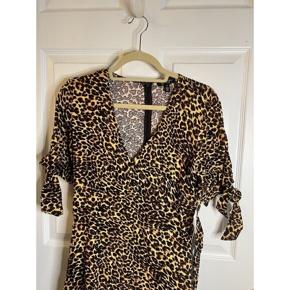 Jessica Simpson Leopard Print V- Neck Dress Size Medium NWT - Picture 2 of 14